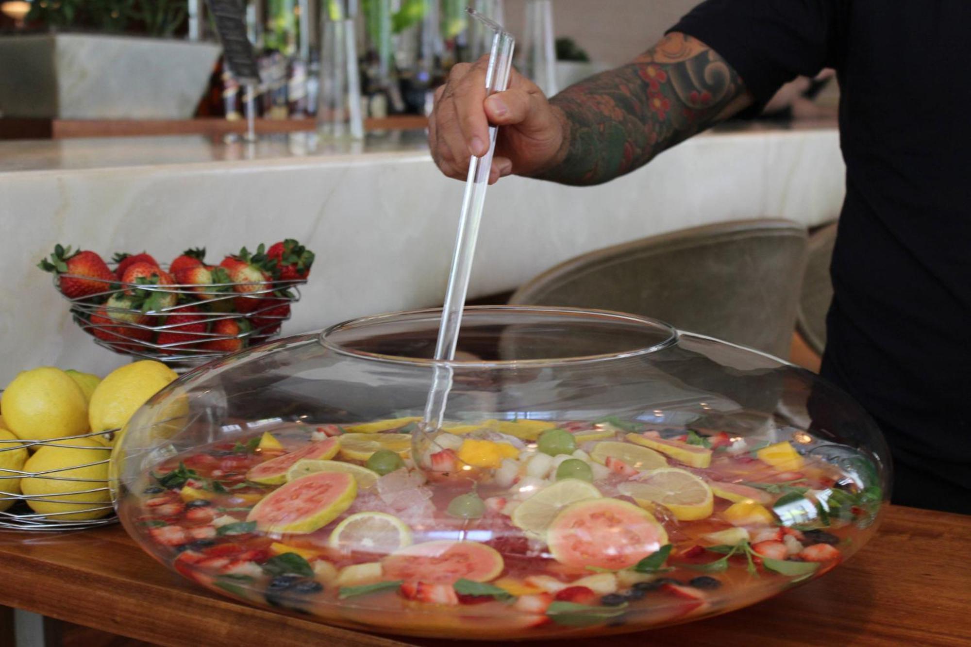 Renaissance Sao Paulo Hotel Eksteriør billede A punch bowl